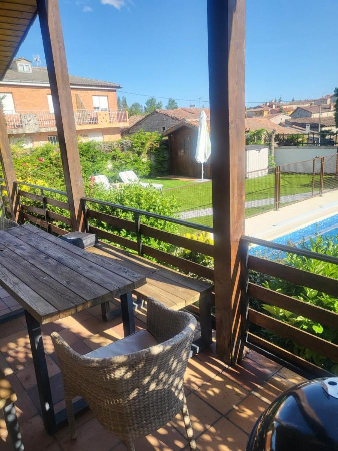Con Piscina Sansil Rural Hébergement de vacances