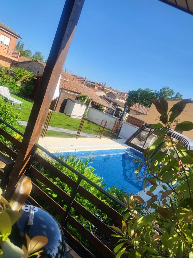 Con Piscina Sansil Rural Hébergement de vacances